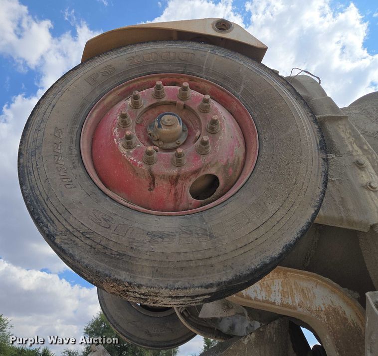 image for item EU3785 2000 Mack RD690S ready mix truck