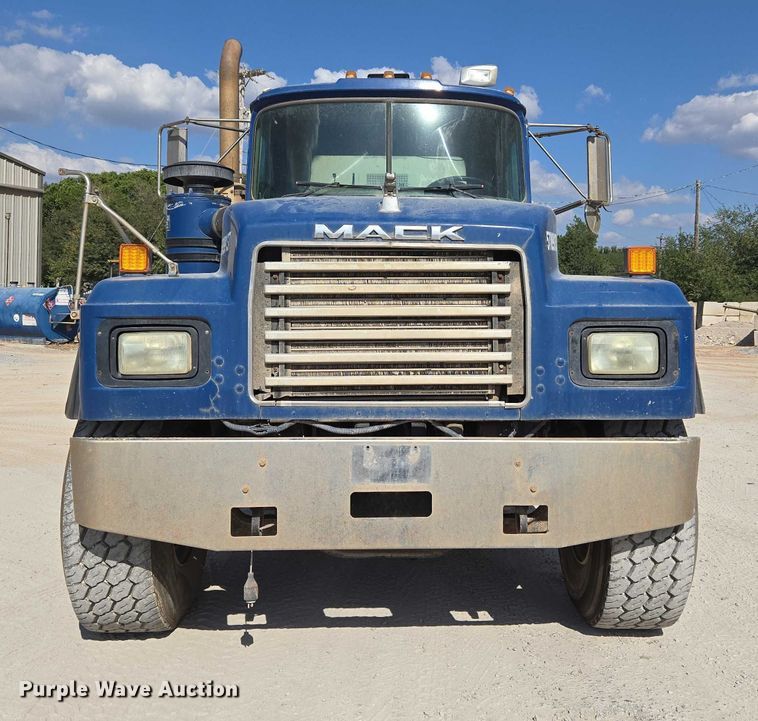 image for item EU3786 1999 Mack RD690S ready mix truck