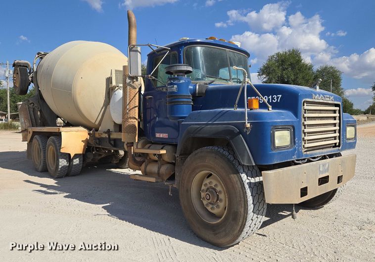 image for item EU3786 1999 Mack RD690S ready mix truck