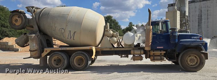 image for item EU3786 1999 Mack RD690S ready mix truck