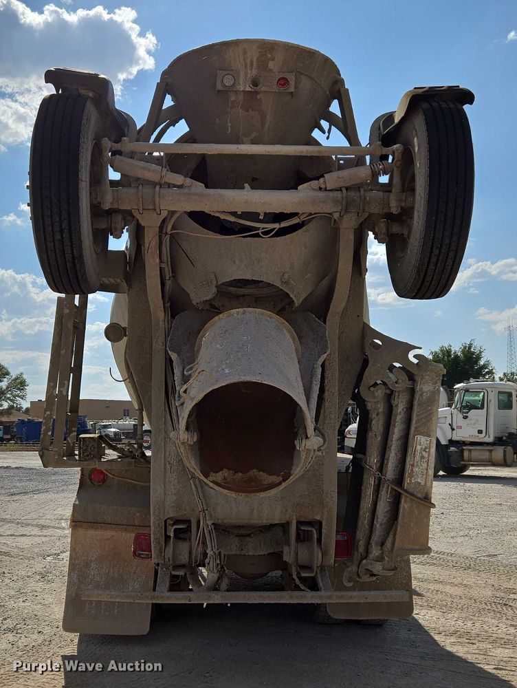 image for item EU3786 1999 Mack RD690S ready mix truck