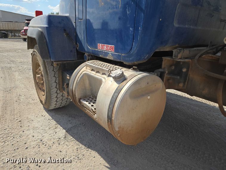 image for item EU3786 1999 Mack RD690S ready mix truck