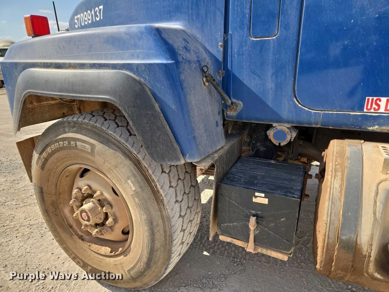 image for item EU3786 1999 Mack RD690S ready mix truck