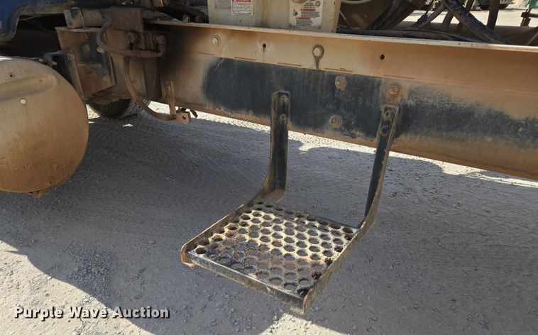 image for item EU3786 1999 Mack RD690S ready mix truck