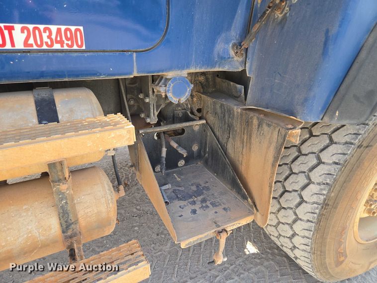 image for item EU3786 1999 Mack RD690S ready mix truck