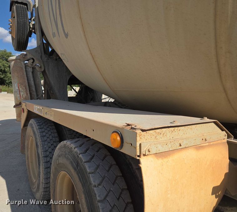 image for item EU3786 1999 Mack RD690S ready mix truck