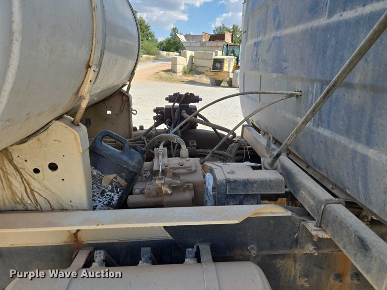 image for item EU3786 1999 Mack RD690S ready mix truck