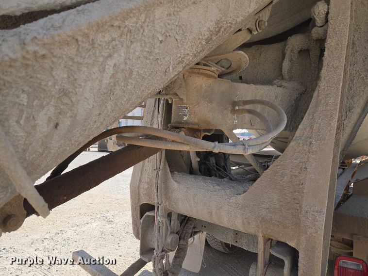 image for item EU3786 1999 Mack RD690S ready mix truck