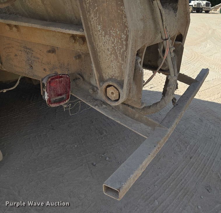 image for item EU3786 1999 Mack RD690S ready mix truck