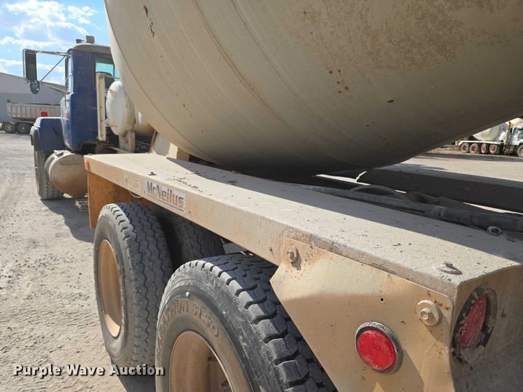 image for item EU3786 1999 Mack RD690S ready mix truck