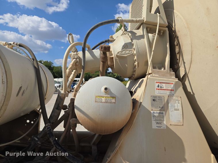 image for item EU3786 1999 Mack RD690S ready mix truck