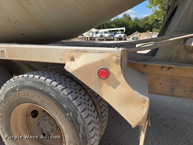 image for item EU3786 1999 Mack RD690S ready mix truck