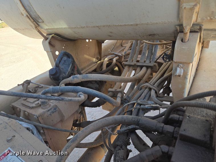 image for item EU3786 1999 Mack RD690S ready mix truck