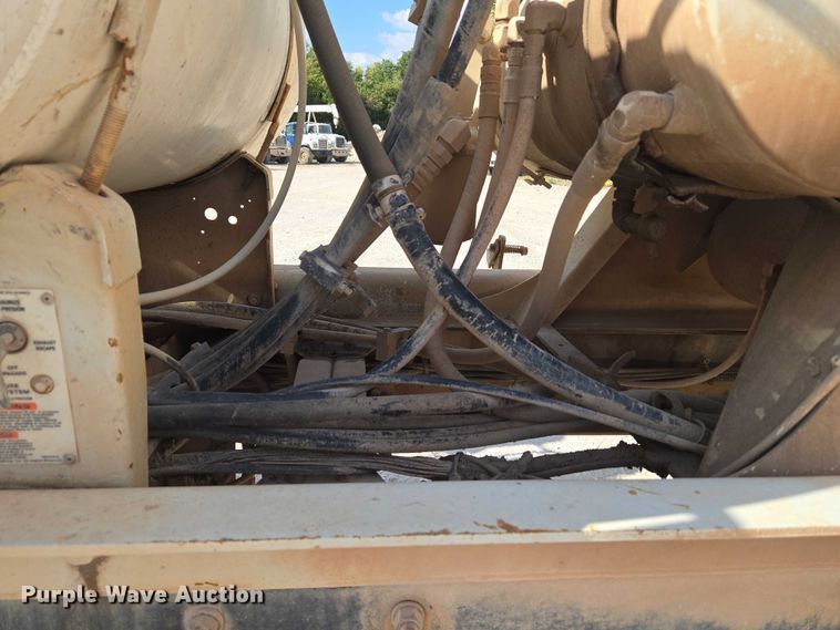 image for item EU3786 1999 Mack RD690S ready mix truck