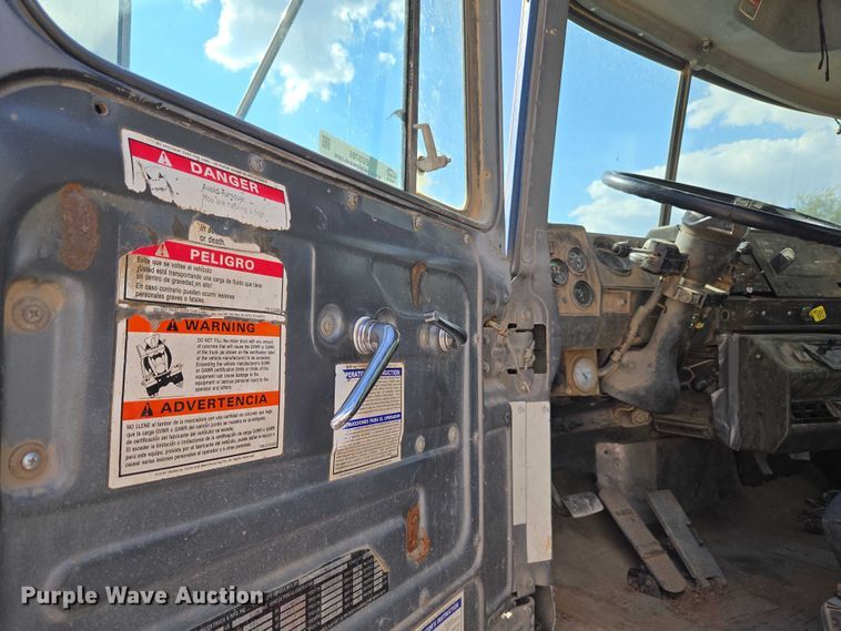 image for item EU3786 1999 Mack RD690S ready mix truck