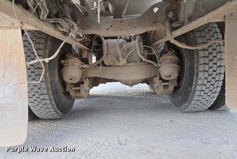 image for item EU3786 1999 Mack RD690S ready mix truck