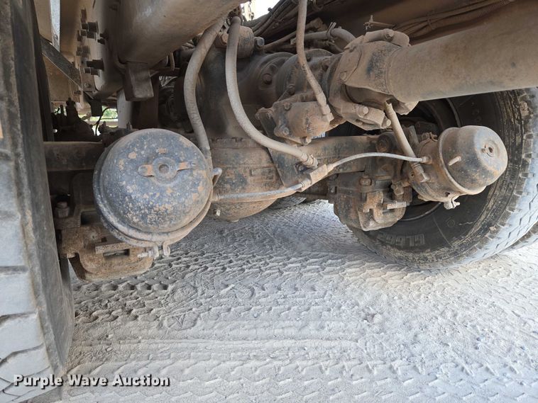 image for item EU3786 1999 Mack RD690S ready mix truck