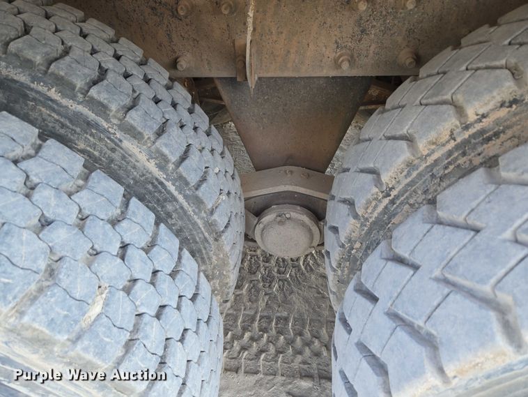 image for item EU3786 1999 Mack RD690S ready mix truck