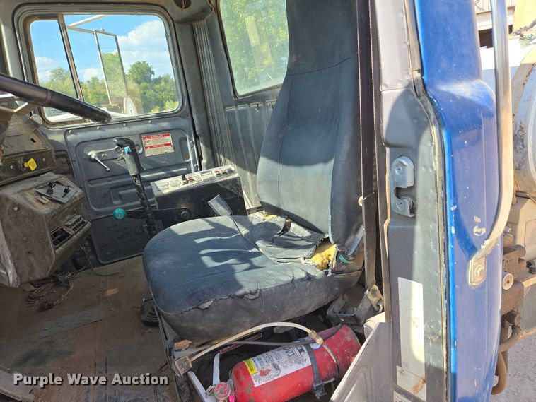 image for item EU3786 1999 Mack RD690S ready mix truck