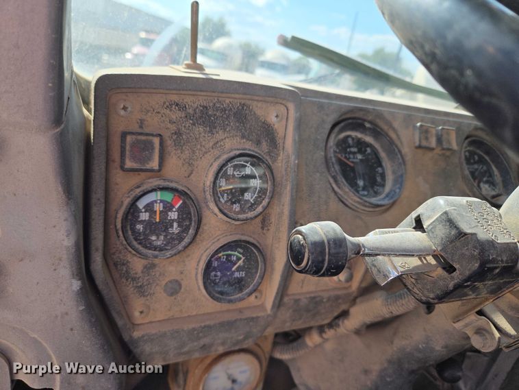 image for item EU3786 1999 Mack RD690S ready mix truck