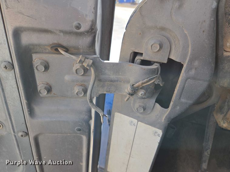 image for item EU3786 1999 Mack RD690S ready mix truck