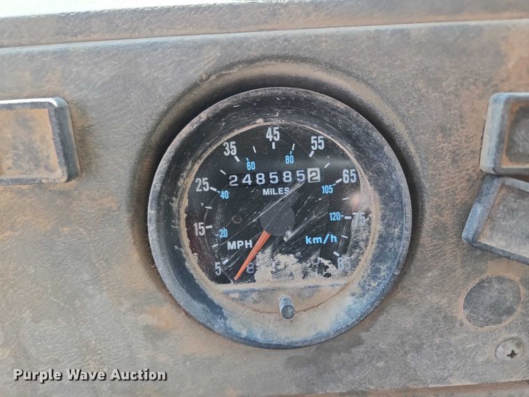 image for item EU3786 1999 Mack RD690S ready mix truck