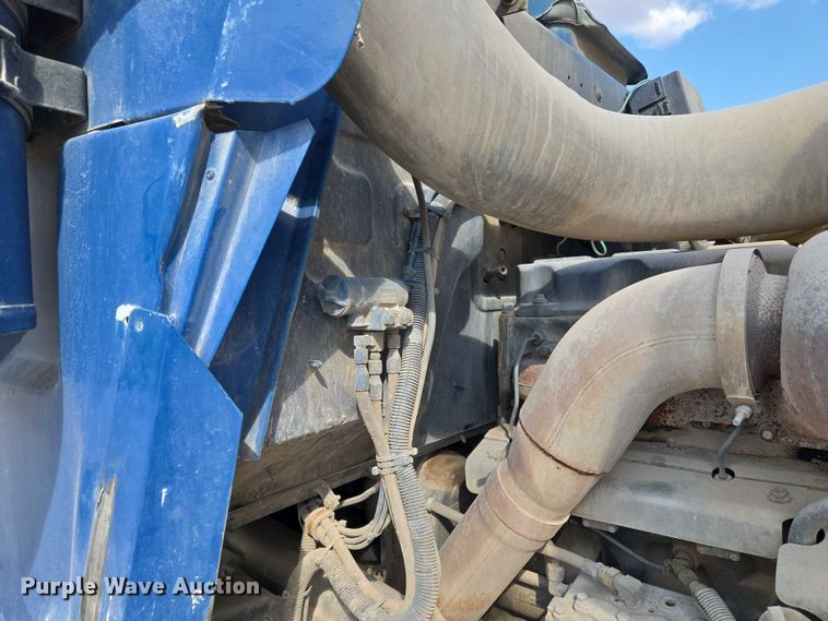 image for item EU3786 1999 Mack RD690S ready mix truck