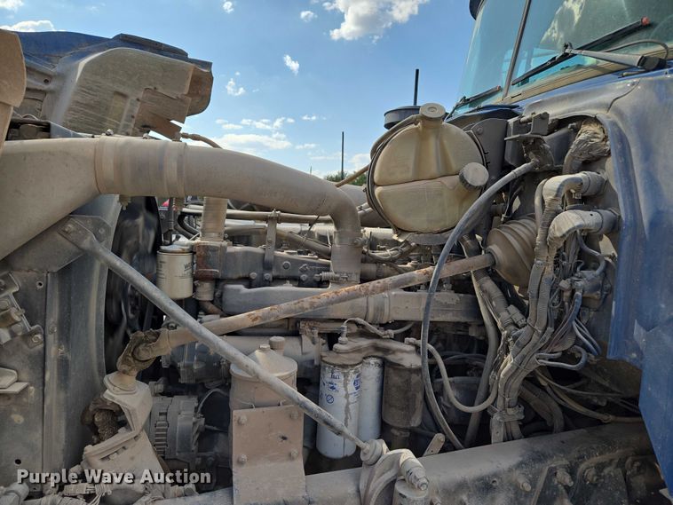 image for item EU3786 1999 Mack RD690S ready mix truck