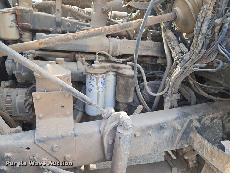 image for item EU3786 1999 Mack RD690S ready mix truck