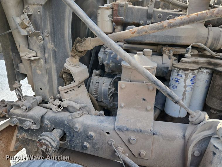 image for item EU3786 1999 Mack RD690S ready mix truck