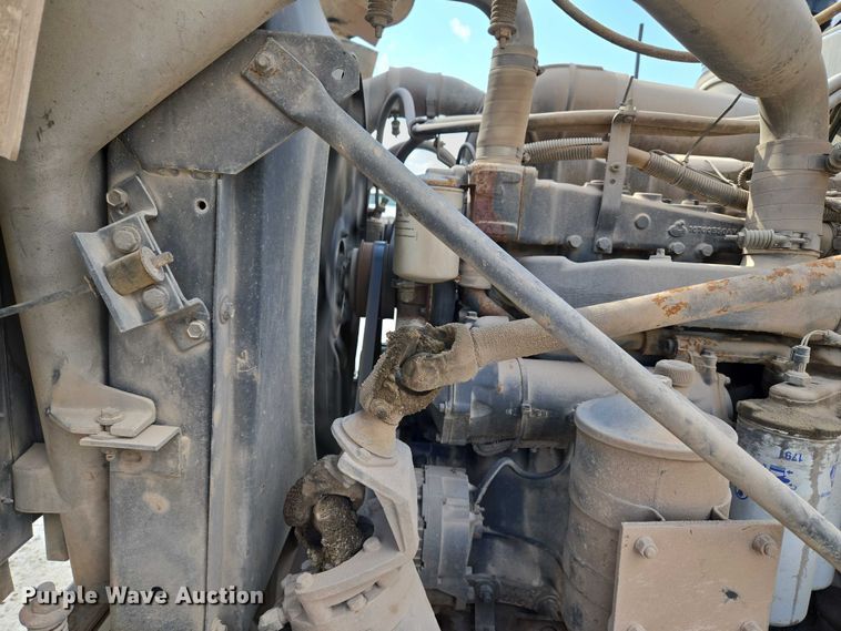 image for item EU3786 1999 Mack RD690S ready mix truck