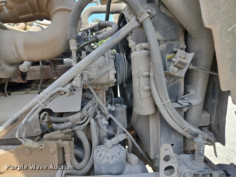 image for item EU3786 1999 Mack RD690S ready mix truck