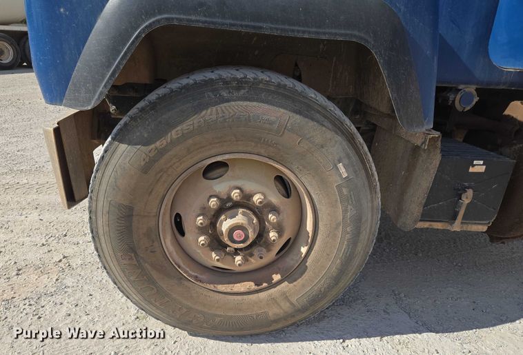 image for item EU3786 1999 Mack RD690S ready mix truck