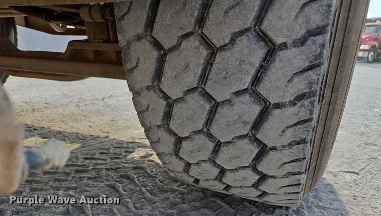 image for item EU3786 1999 Mack RD690S ready mix truck