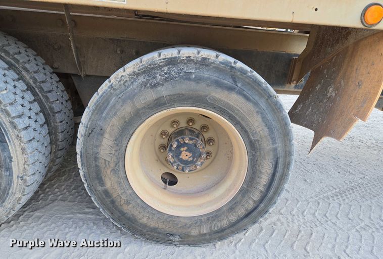 image for item EU3786 1999 Mack RD690S ready mix truck