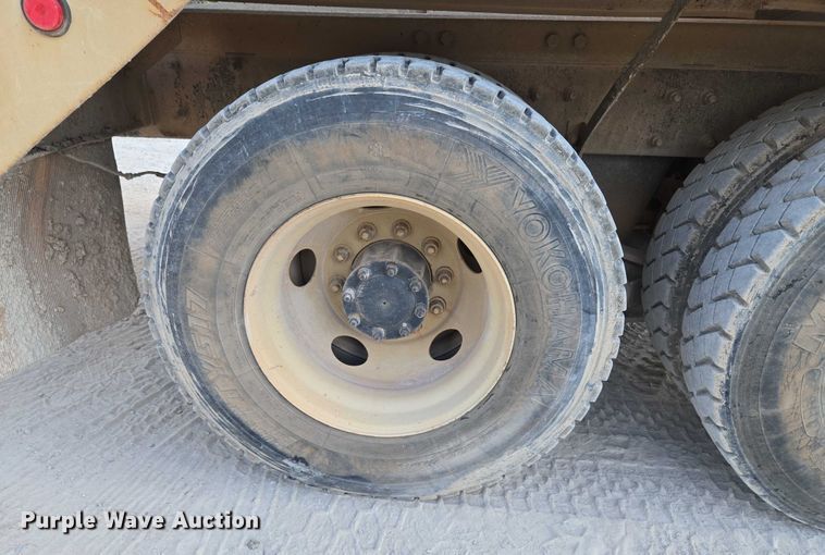 image for item EU3786 1999 Mack RD690S ready mix truck