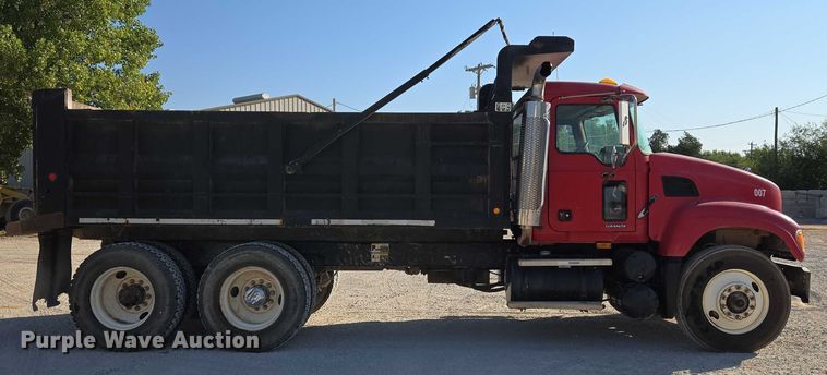 image for item EU3787 2007 Mack CV713 dump truck