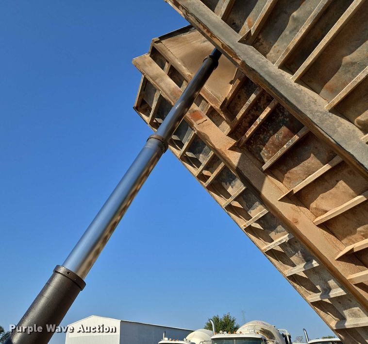 image for item EU3787 2007 Mack CV713 dump truck