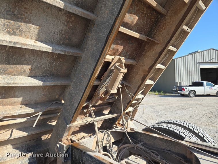 image for item EU3787 2007 Mack CV713 dump truck