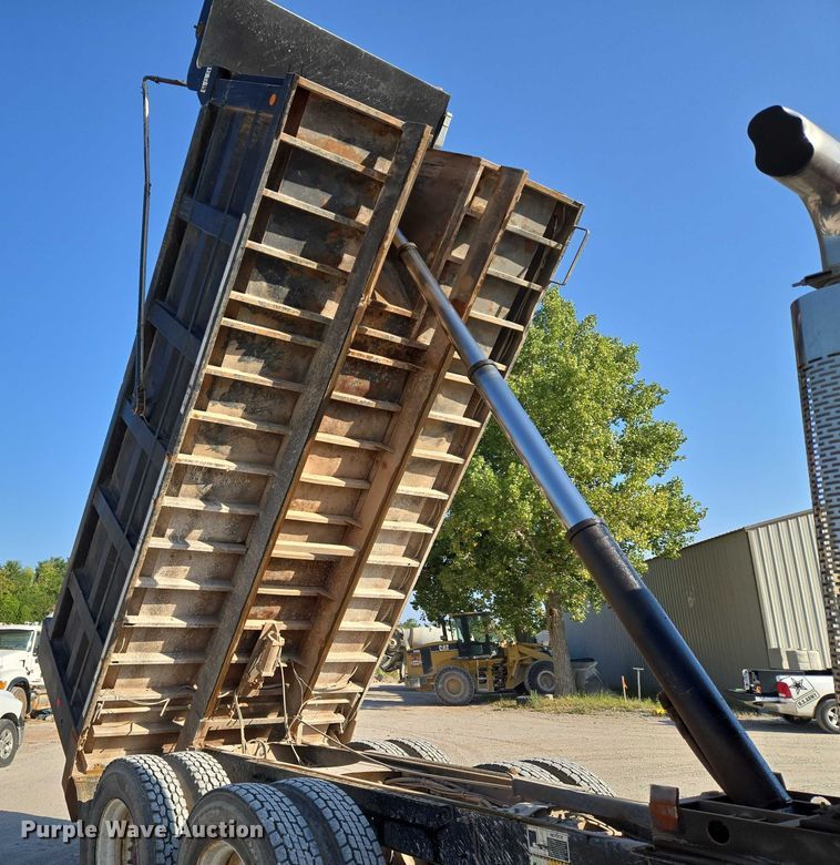 image for item EU3787 2007 Mack CV713 dump truck