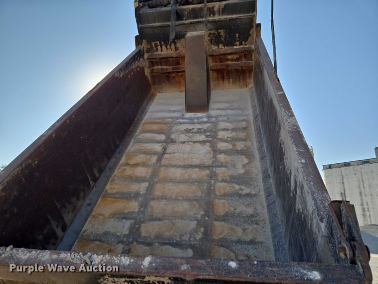 image for item EU3787 2007 Mack CV713 dump truck