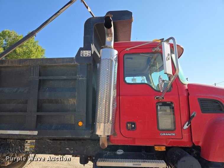 image for item EU3787 2007 Mack CV713 dump truck