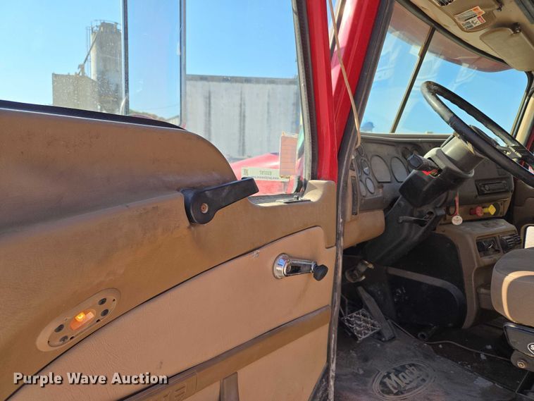 image for item EU3787 2007 Mack CV713 dump truck