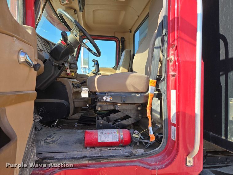 image for item EU3787 2007 Mack CV713 dump truck