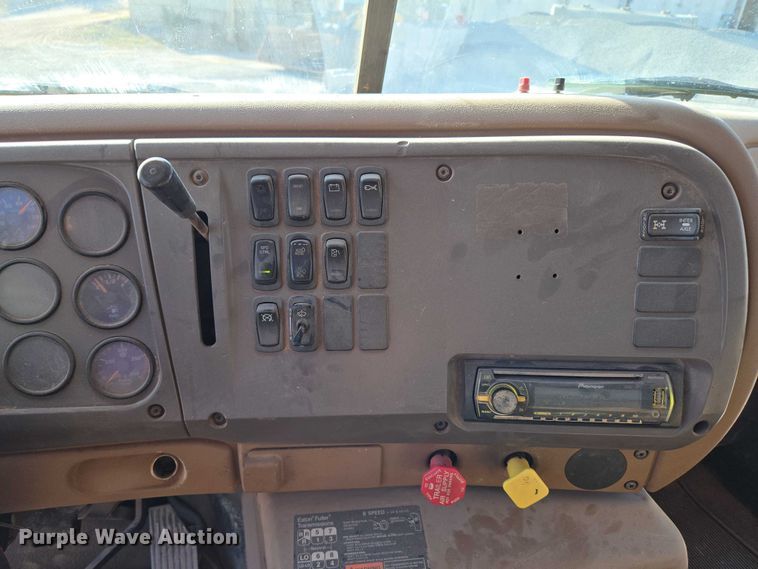 image for item EU3787 2007 Mack CV713 dump truck