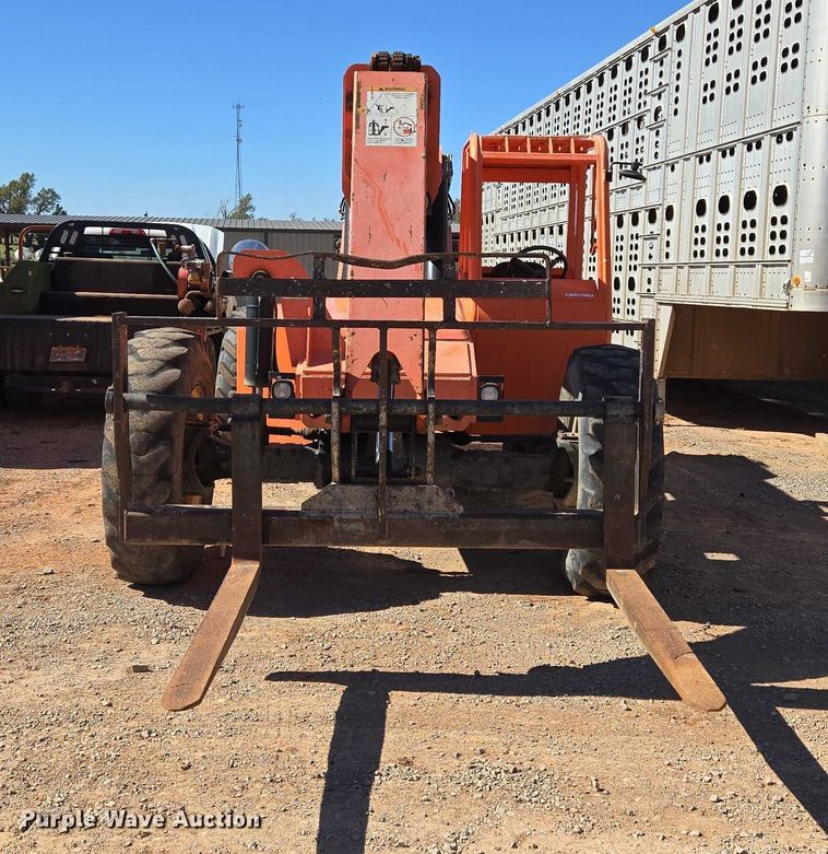image for item EU3876 2009 Sky Trak 8042 telehandler