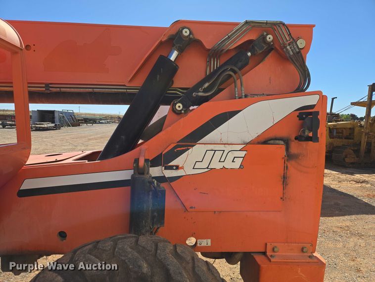 image for item EU3876 2009 Sky Trak 8042 telehandler