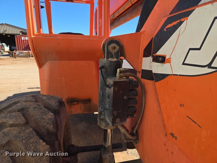 image for item EU3876 2009 Sky Trak 8042 telehandler