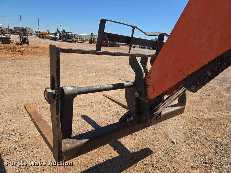 image for item EU3876 2009 Sky Trak 8042 telehandler