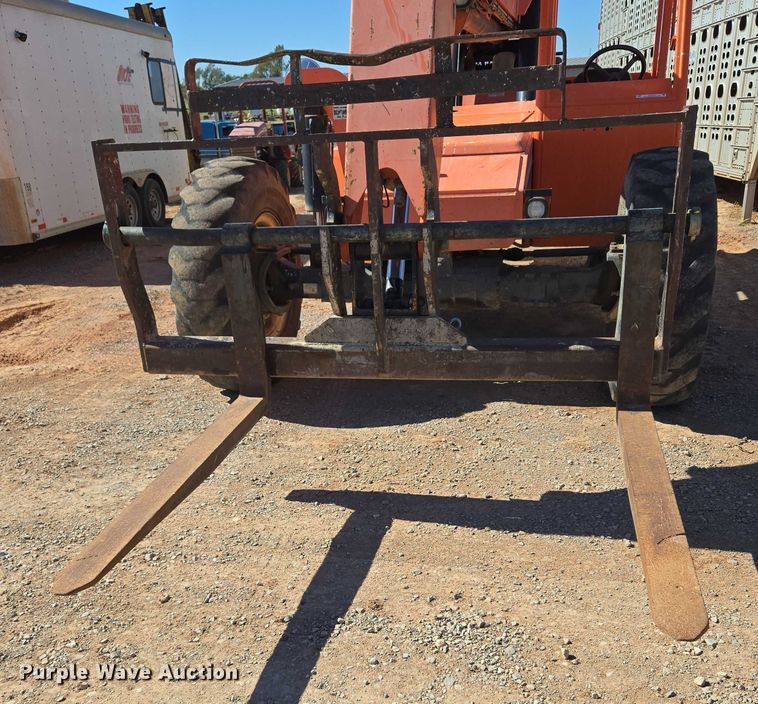 image for item EU3876 2009 Sky Trak 8042 telehandler